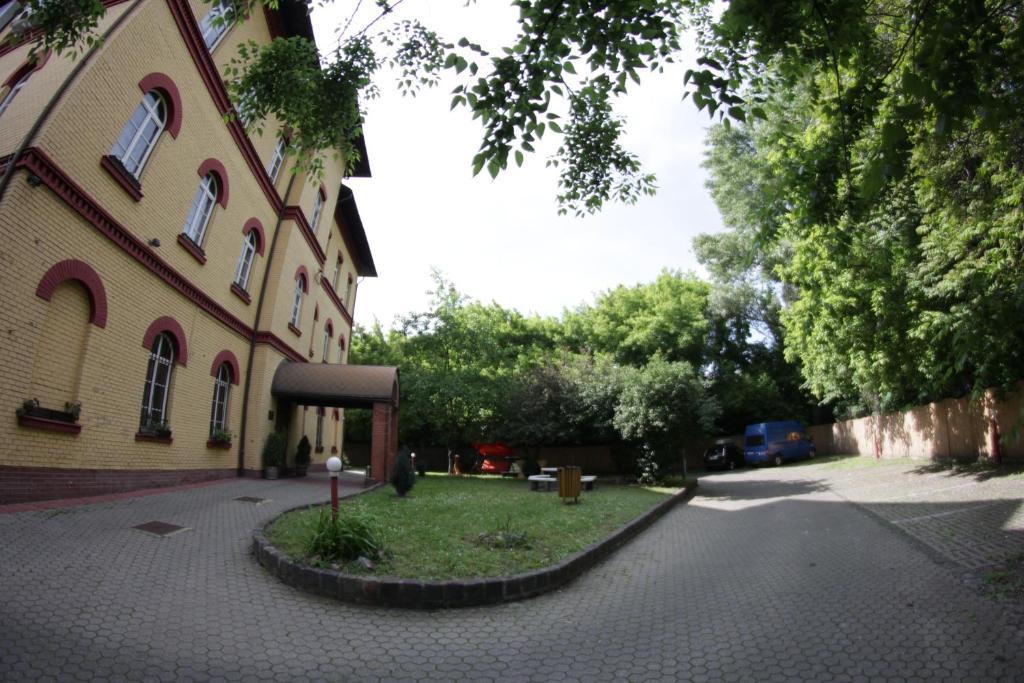 Hotel Omnibusz Budapest Exterior foto
