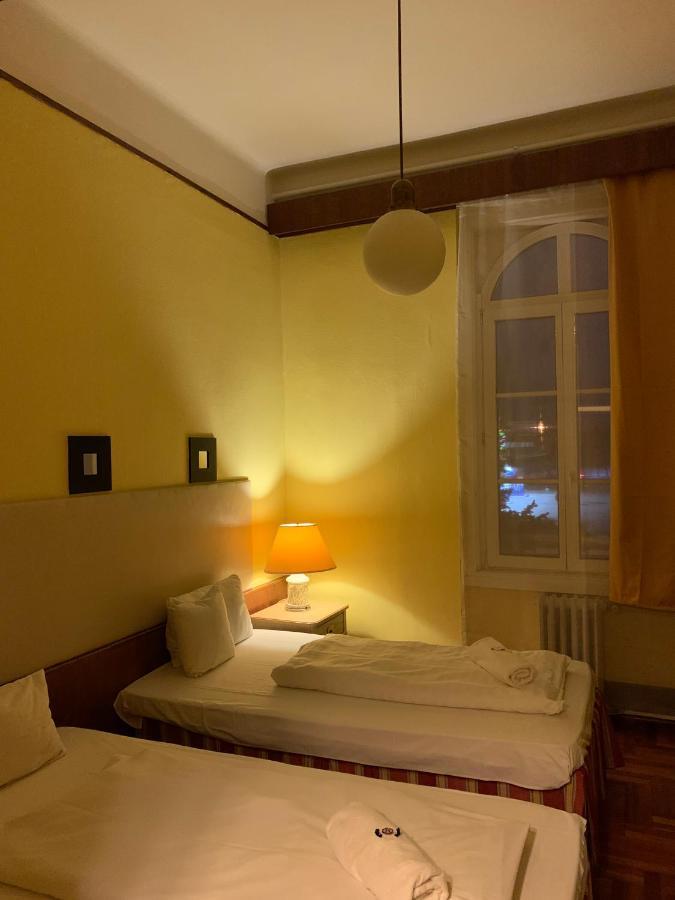 Hotel Omnibusz Budapest Exterior foto